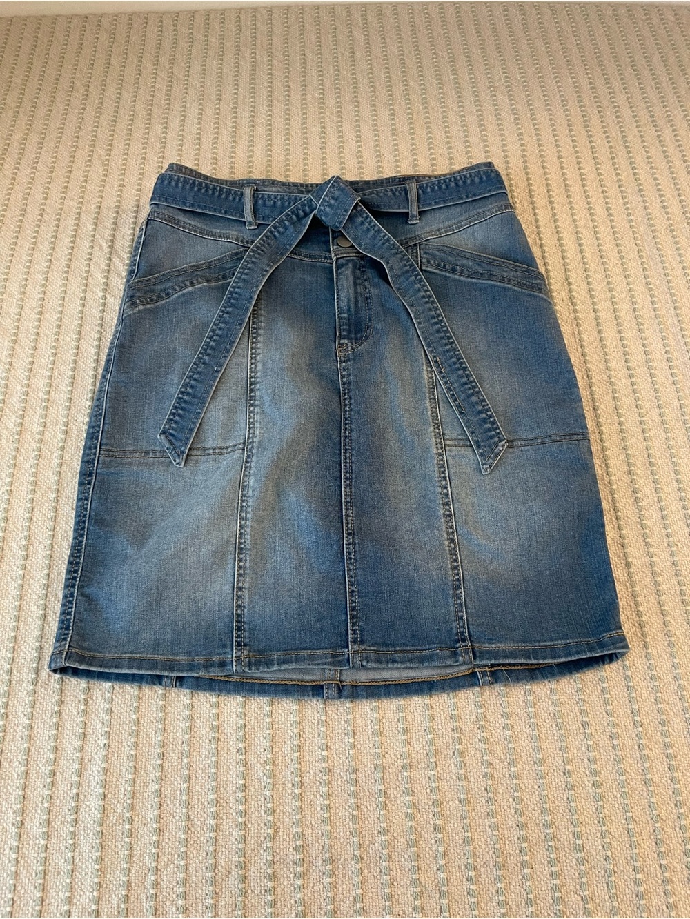 Knox Rose Blue Jean - Denim Skirt with Self-Tie Belt - Size: Medium